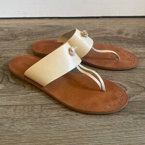Lucky Brand Ari Thong Leather Sandals flip flop Size 8. Boho rustic hippie vaca